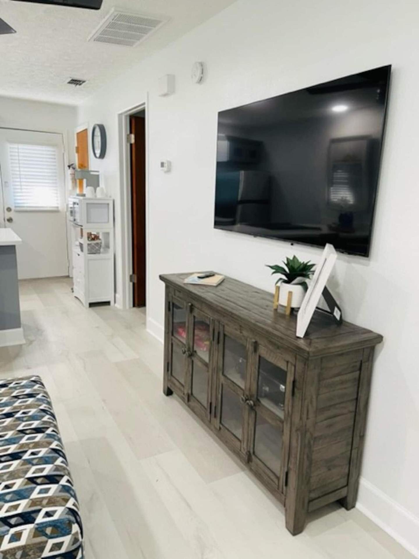 Walk Everywhere! 1-Bedroom Gem In Downtown Hub New Port Richey Exterior photo