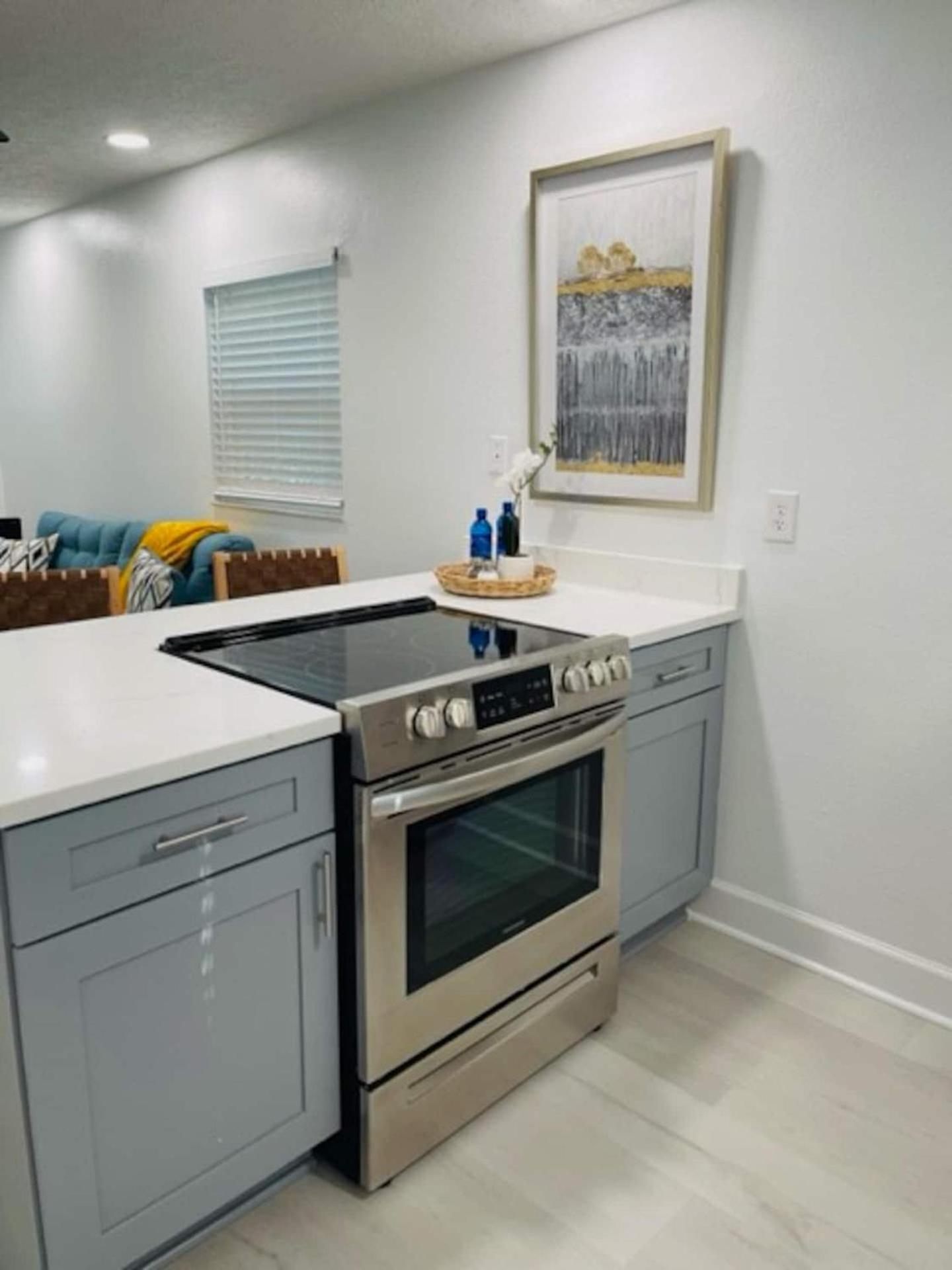 Walk Everywhere! 1-Bedroom Gem In Downtown Hub New Port Richey Exterior photo